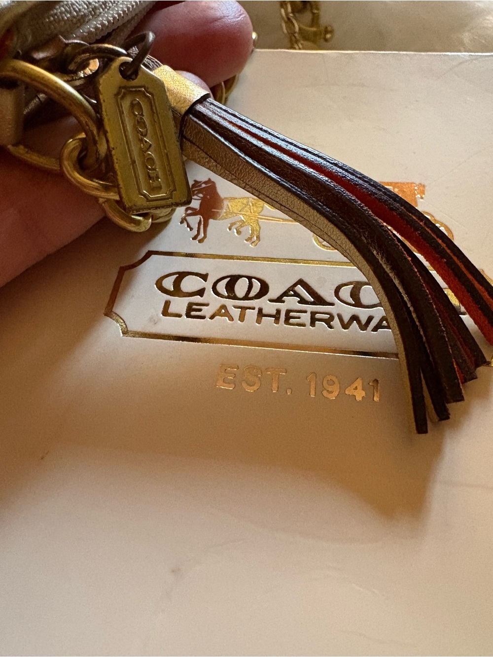 RARE COACH VINTAGE KOI FISH MULTICOLOR GOLD ORANGE LEATHER BRASS CHAIN WRISTLET - Picture 3 of 15